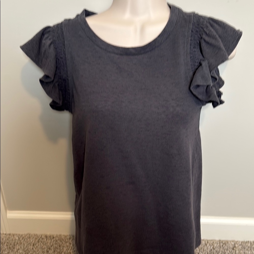 Women’s Ruffle Sleeve Tee - Charcoal